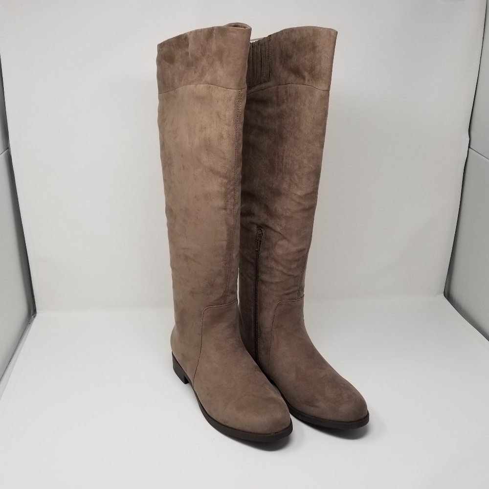 New Directions Pamela Boot, size 8, taupe